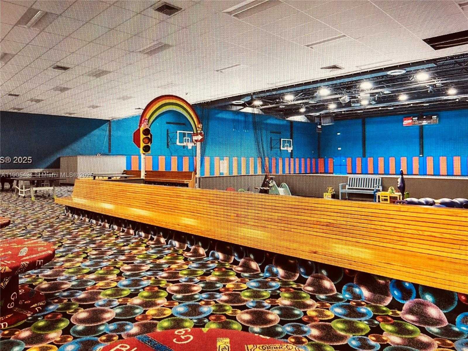 Small Image of 453 LAKEVIEW DR #1, Weston Number 24