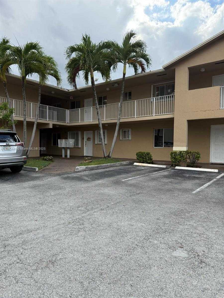 Small Image of 3041 WEST 76TH ST #B-103, Hialeah Number 2