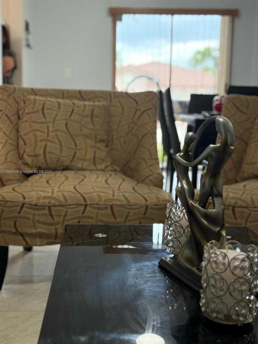 Small Image of 3041 WEST 76TH ST #B-103, Hialeah Number 6