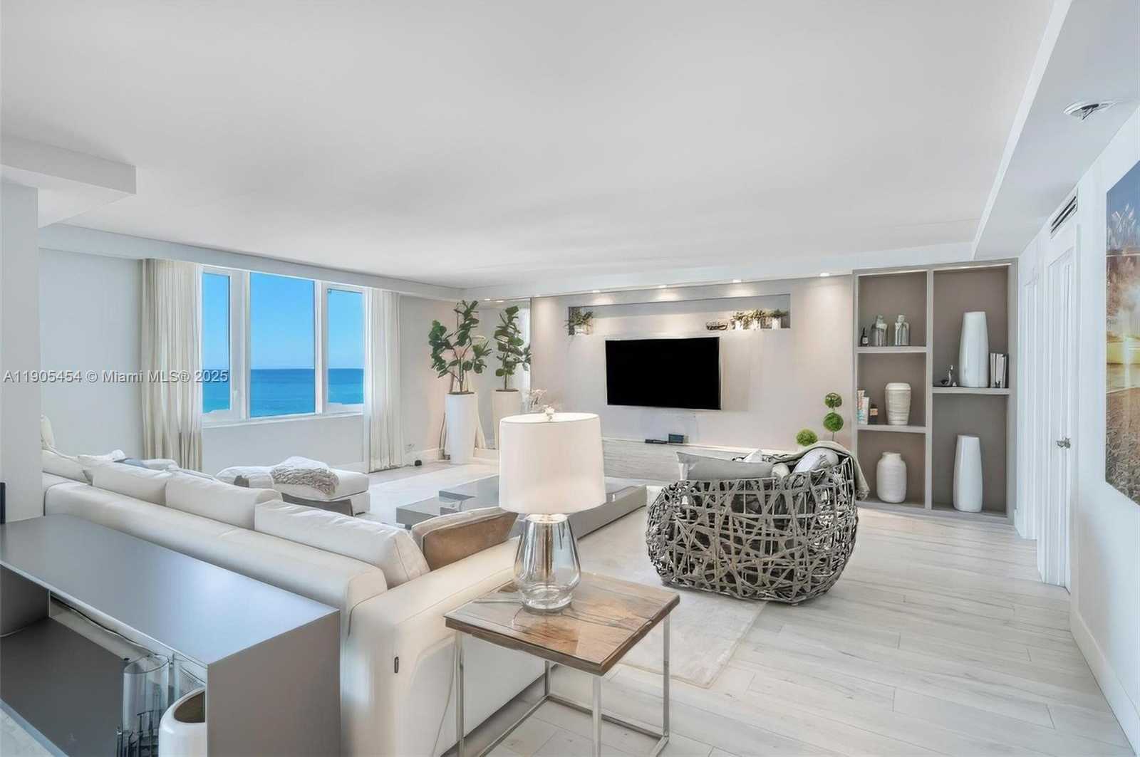 Small Image of 2301 COLLINS AVE #1414/1415, Miami Beach Number 2