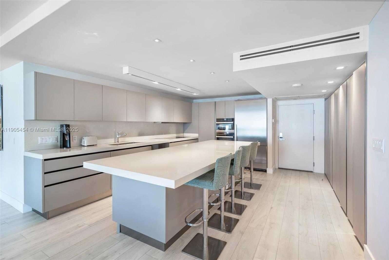 Small Image of 2301 COLLINS AVE #1414/1415, Miami Beach Number 6