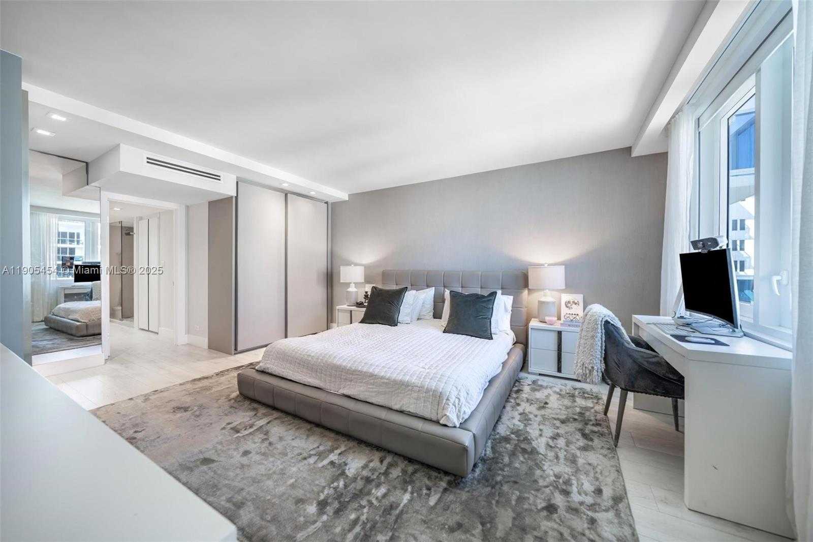 Small Image of 2301 COLLINS AVE #1414/1415, Miami Beach Number 9