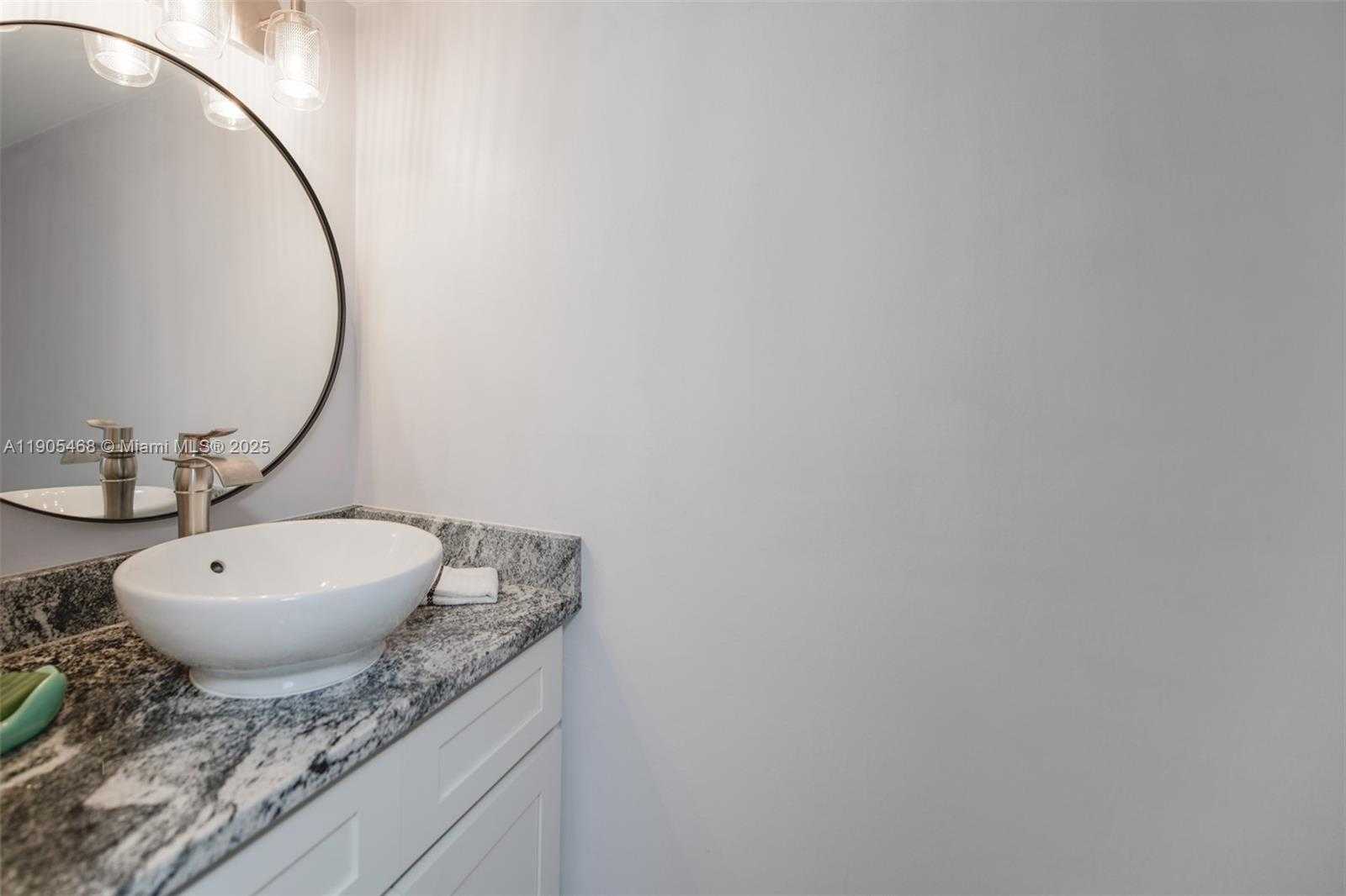 Small Image of 17800 ATLANTIC BLVD #PH9, Sunny Isles Beach Number 11