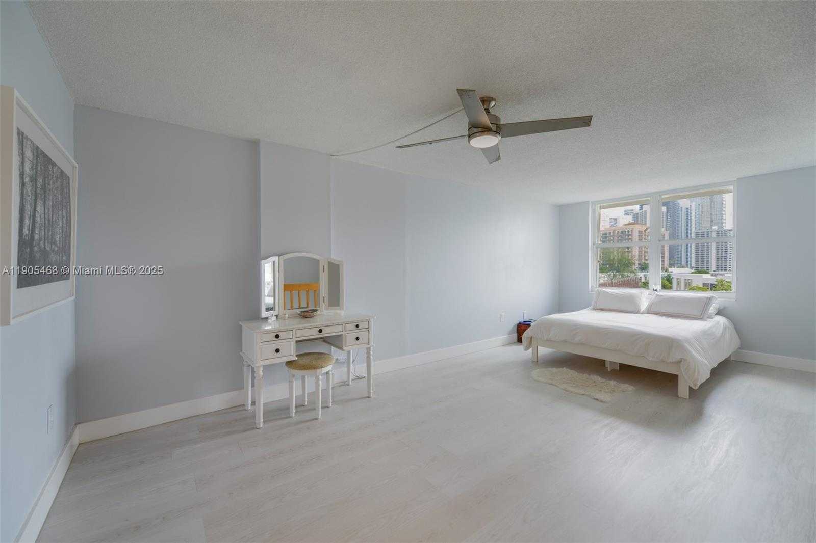 Small Image of 17800 ATLANTIC BLVD #PH9, Sunny Isles Beach Number 13