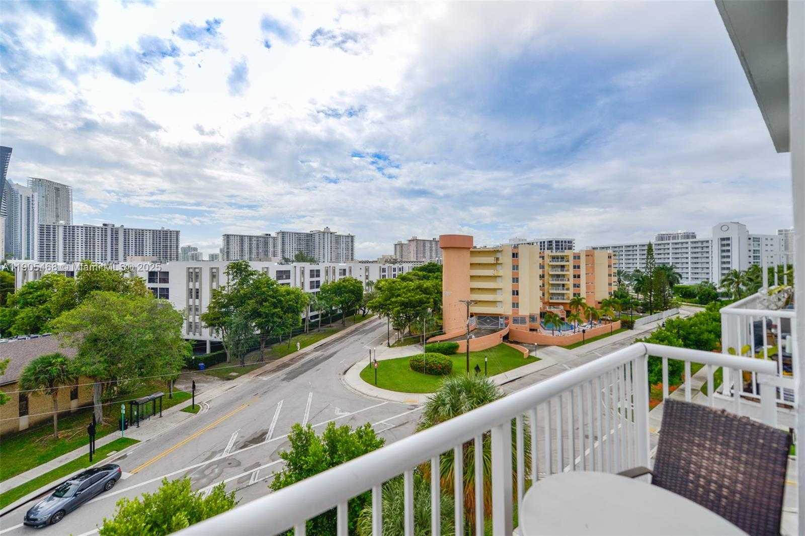 Small Image of 17800 ATLANTIC BLVD #PH9, Sunny Isles Beach Number 23