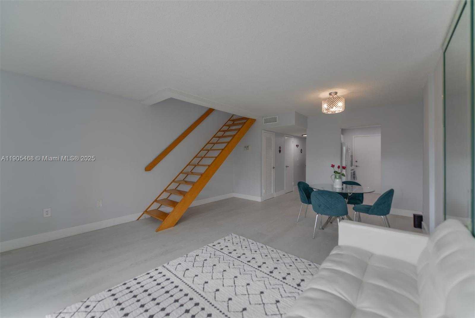 Small Image of 17800 ATLANTIC BLVD #PH9, Sunny Isles Beach Number 4