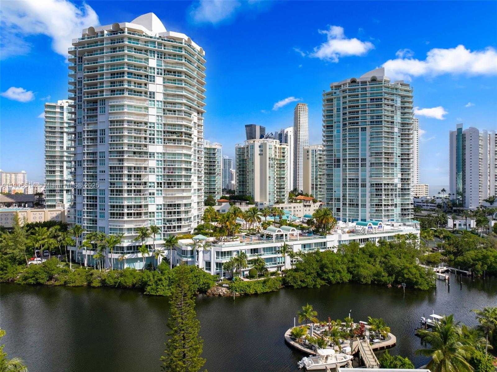 Small Image of 16500 COLLINS AVE #TH-8, Sunny Isles Beach Number 14