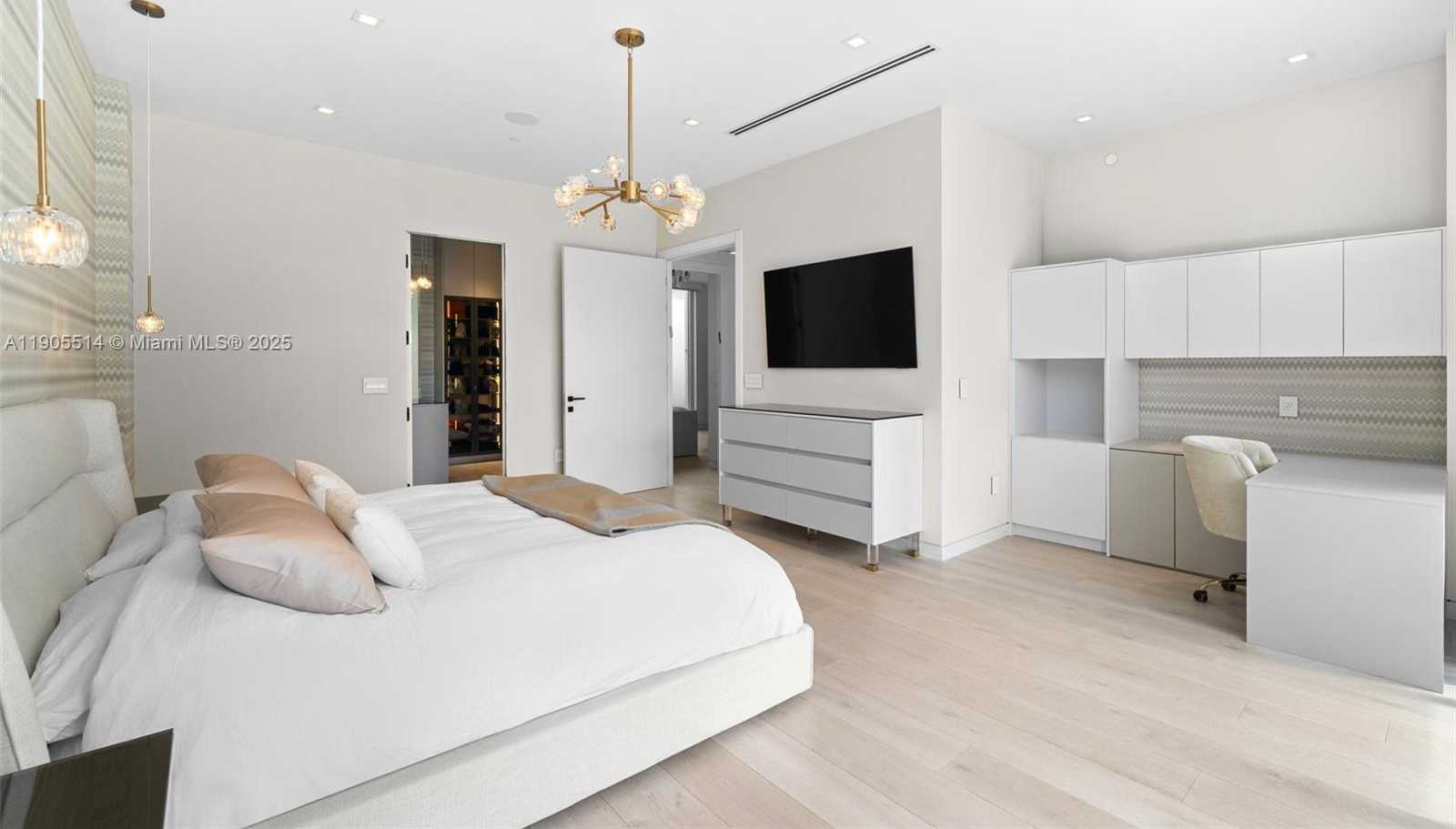 Small Image of 16500 COLLINS AVE #TH-8, Sunny Isles Beach Number 26