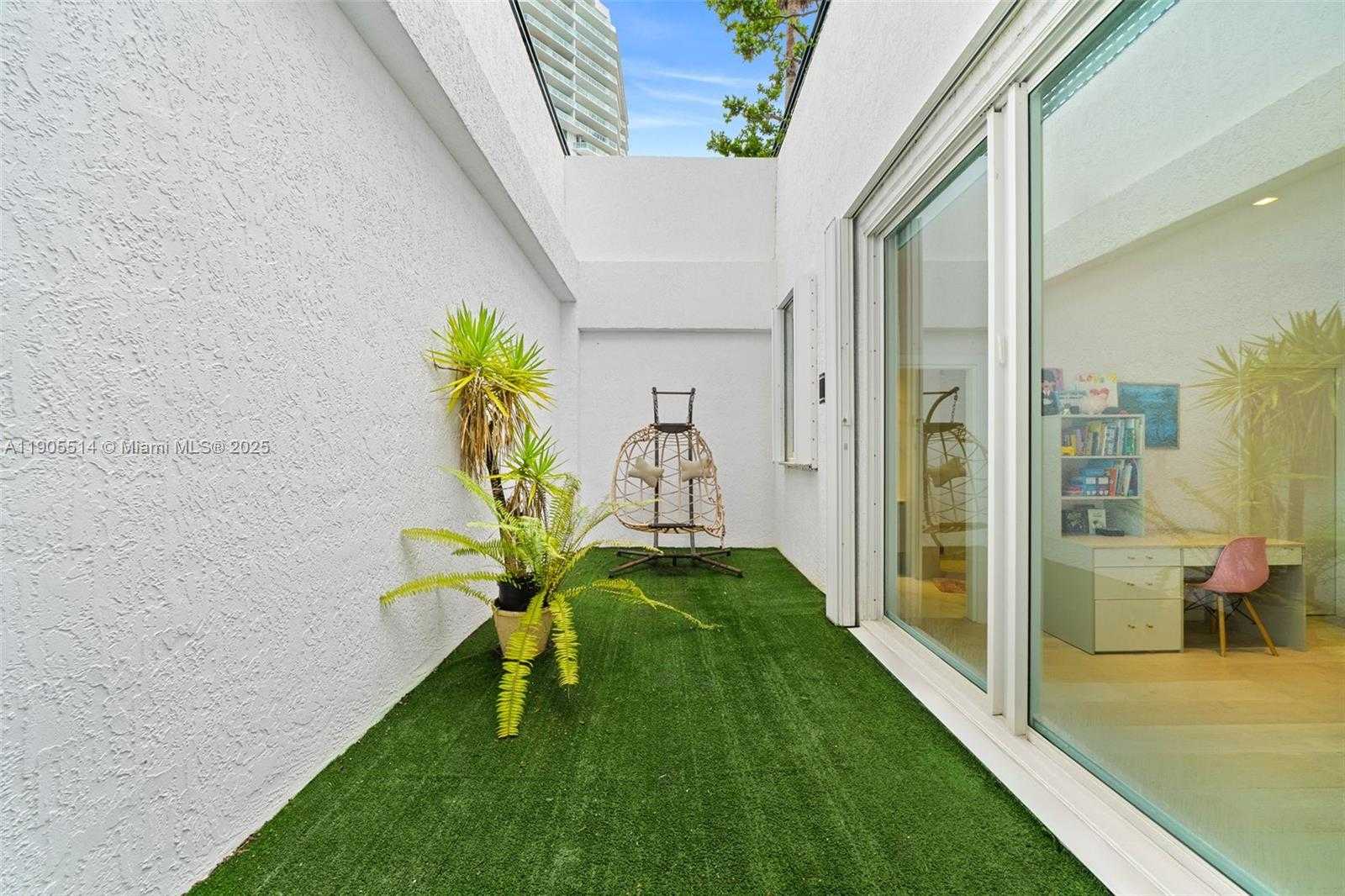 Small Image of 16500 COLLINS AVE #TH-8, Sunny Isles Beach Number 37