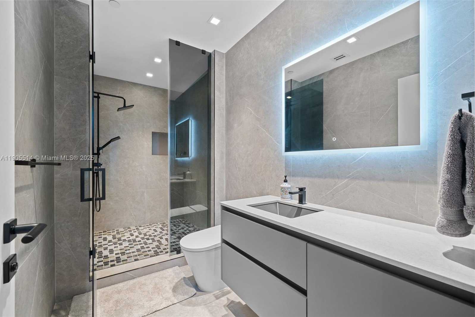 Small Image of 16500 COLLINS AVE #TH-8, Sunny Isles Beach Number 41