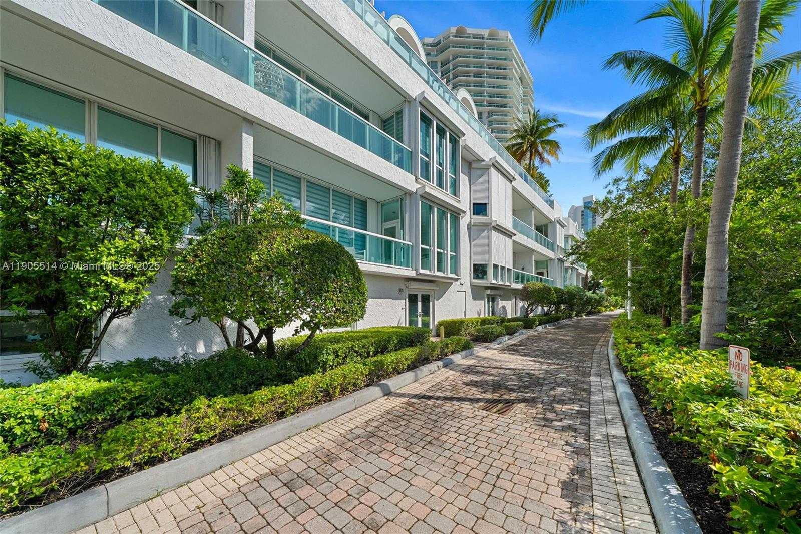 Small Image of 16500 COLLINS AVE #TH-8, Sunny Isles Beach Number 44