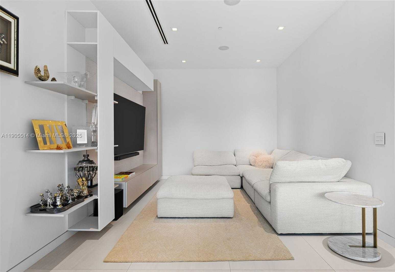 Small Image of 16500 COLLINS AVE #TH-8, Sunny Isles Beach Number 5