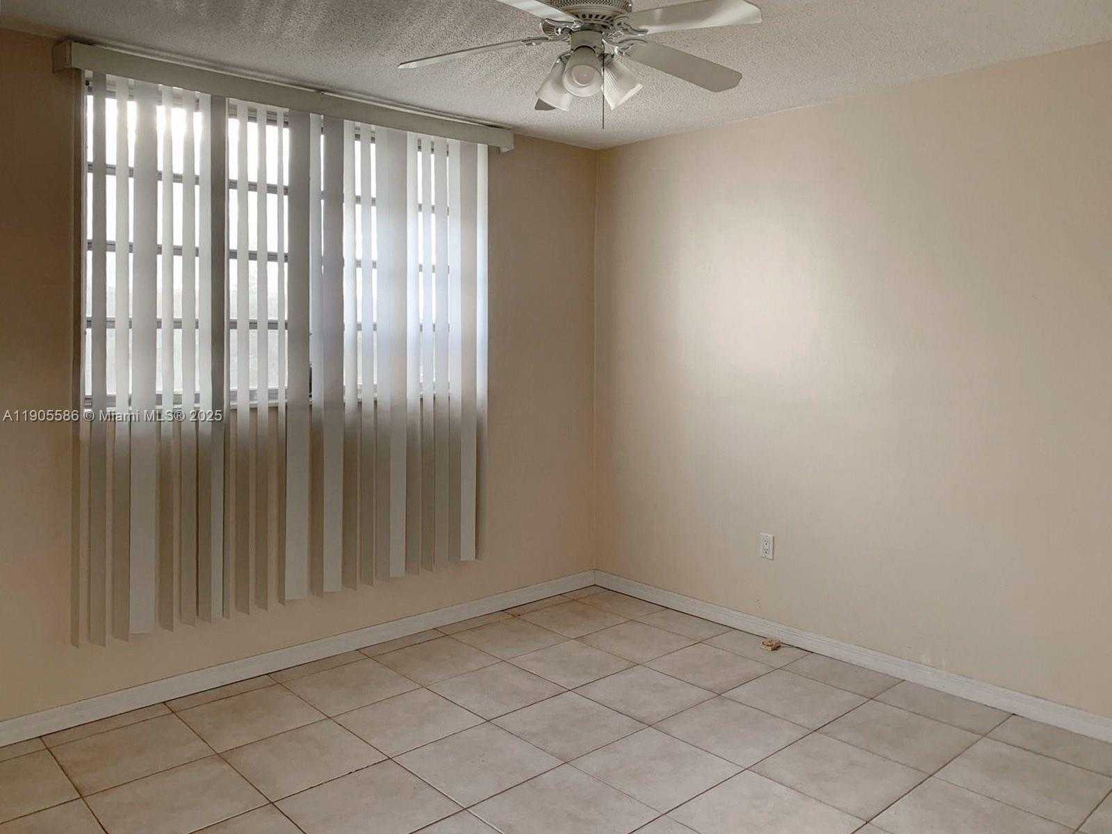 Small Image of 2855 LEONARD DR #H404, Aventura Number 10