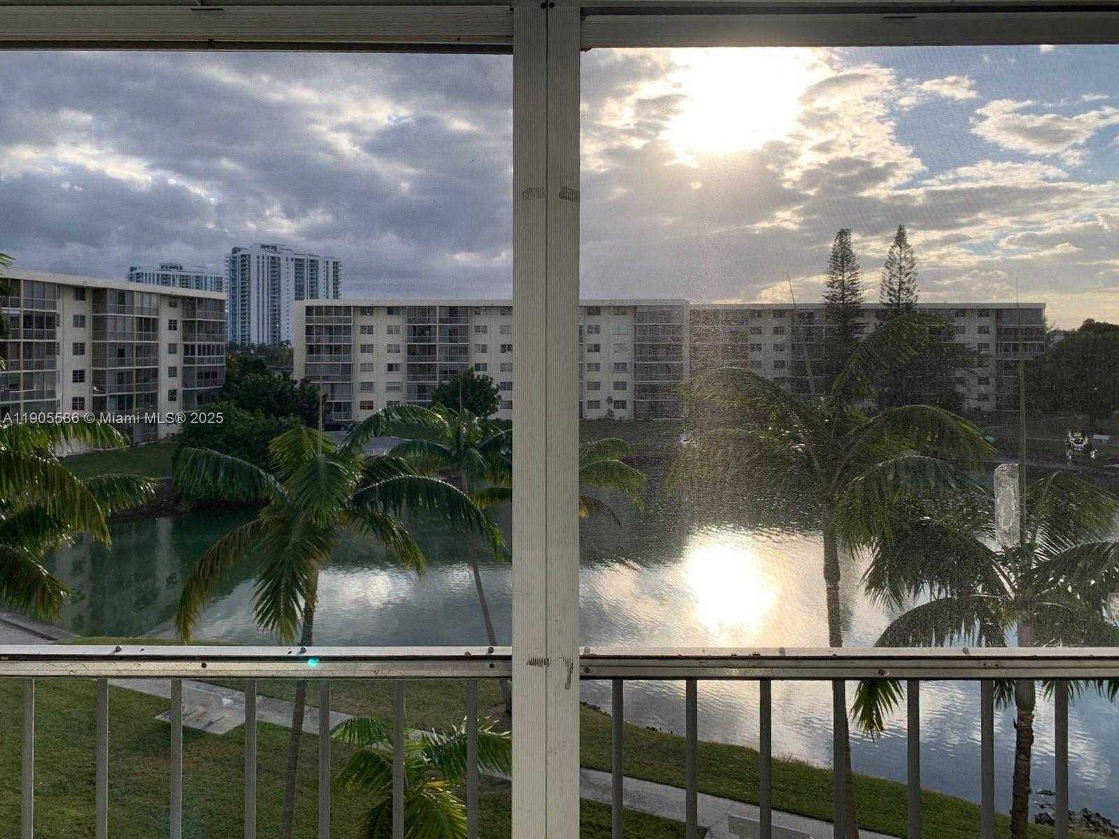Small Image of 2855 LEONARD DR #H404, Aventura Number 13