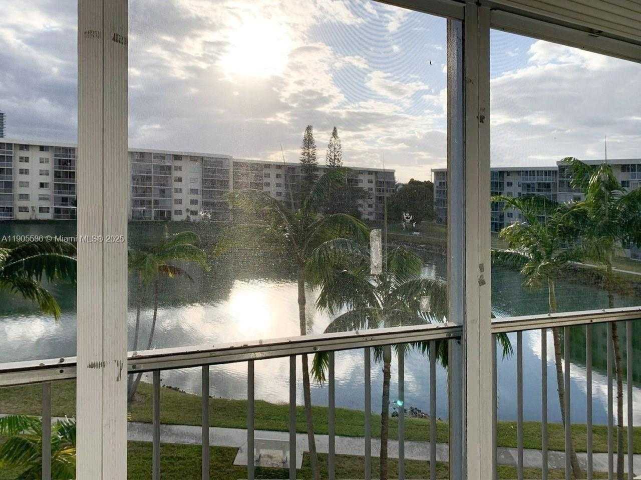 Small Image of 2855 LEONARD DR #H404, Aventura Number 14