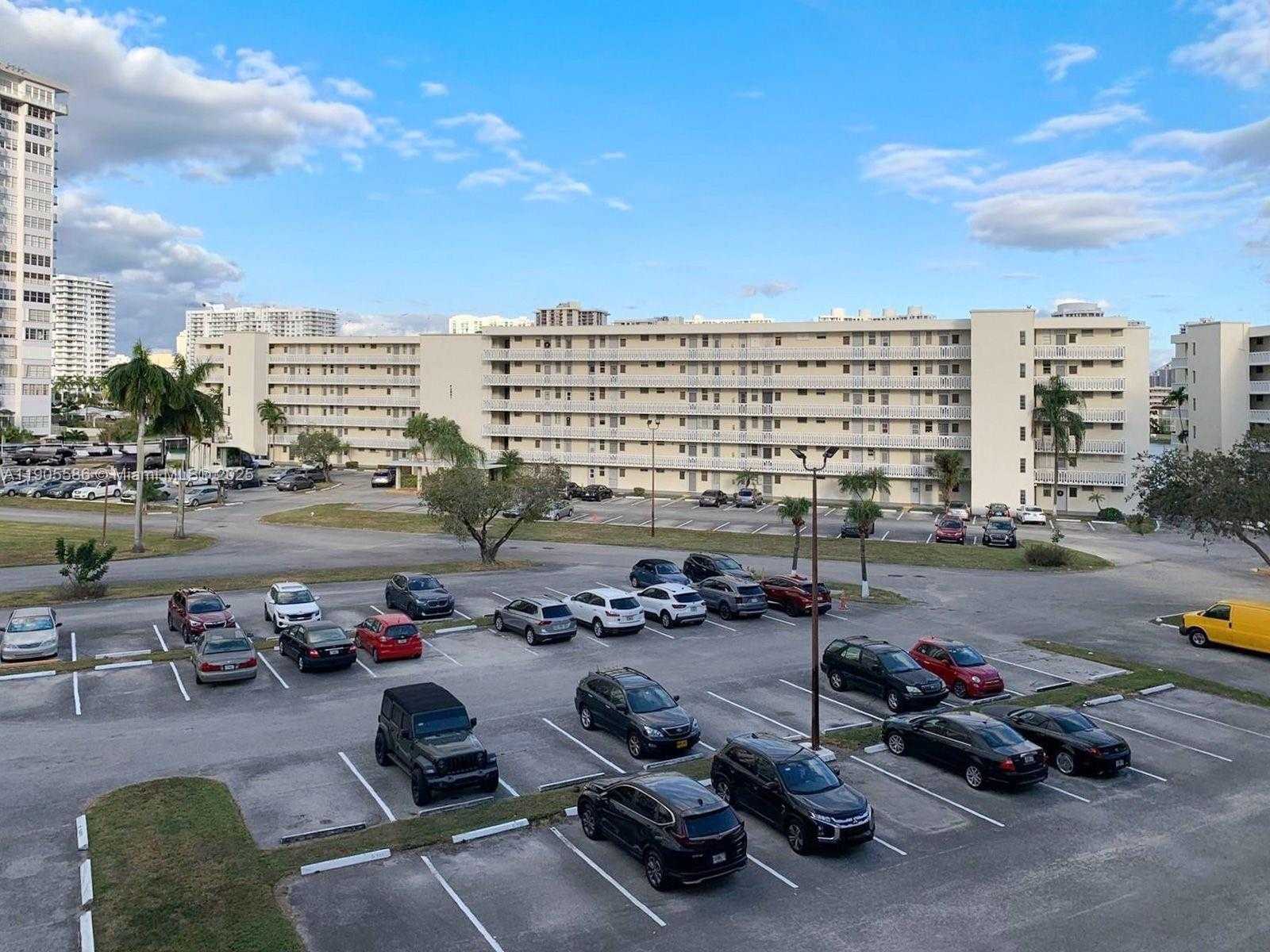 Small Image of 2855 LEONARD DR #H404, Aventura Number 15