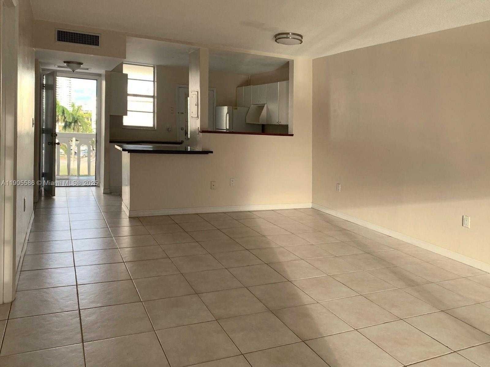 Small Image of 2855 LEONARD DR #H404, Aventura Number 3
