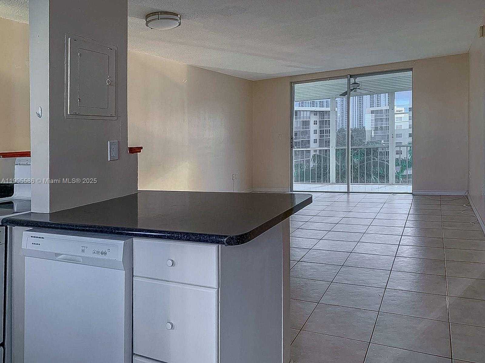 Small Image of 2855 LEONARD DR #H404, Aventura Number 7