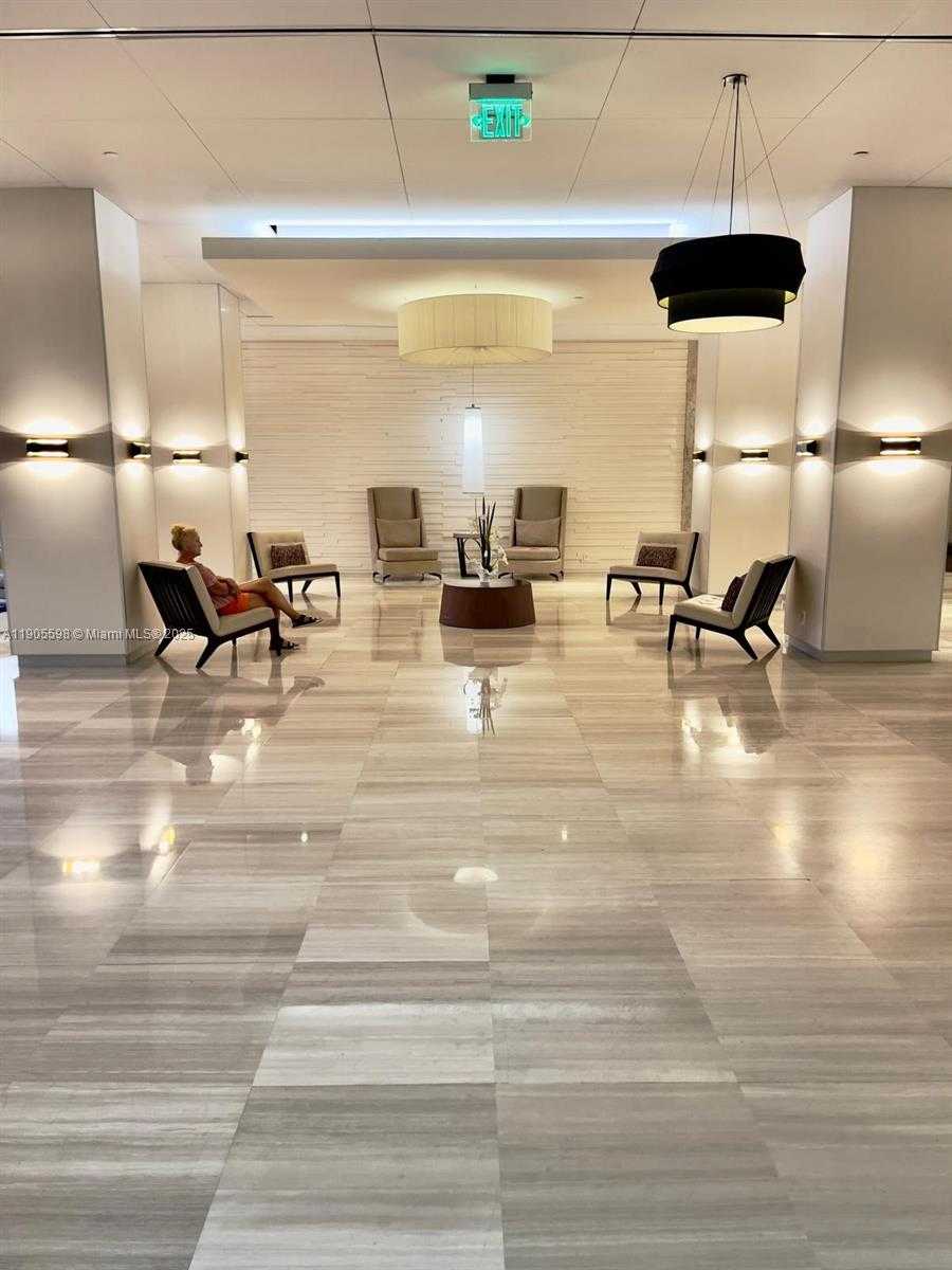 Small Image of 100 BAYVIEW DR #412, Sunny Isles Beach Number 18