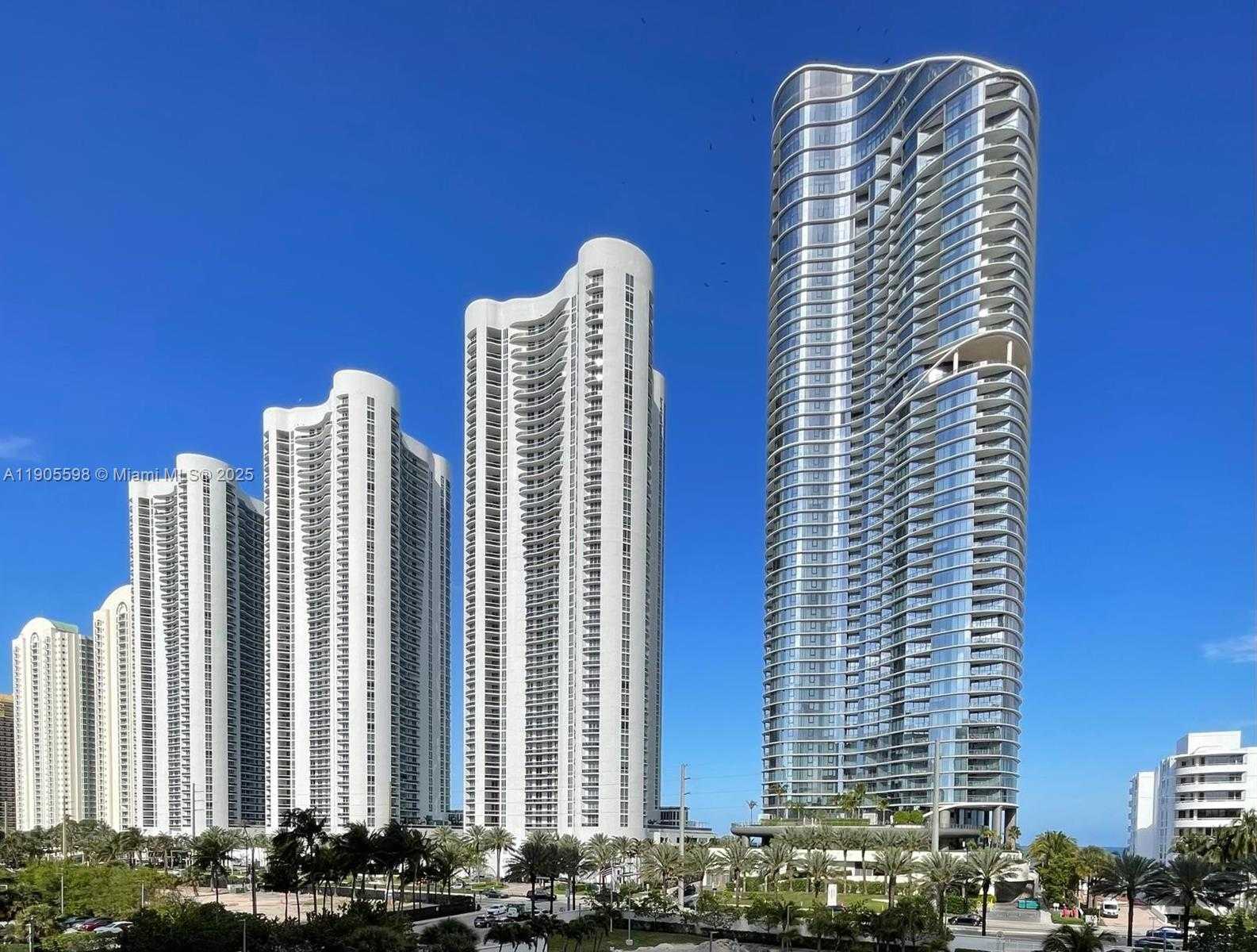 Small Image of 100 BAYVIEW DR #412, Sunny Isles Beach Number 2
