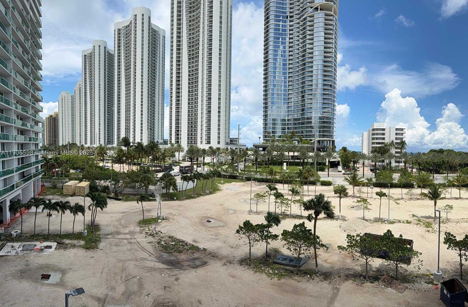 Small Image of 100 BAYVIEW DR #412, Sunny Isles Beach Number 25