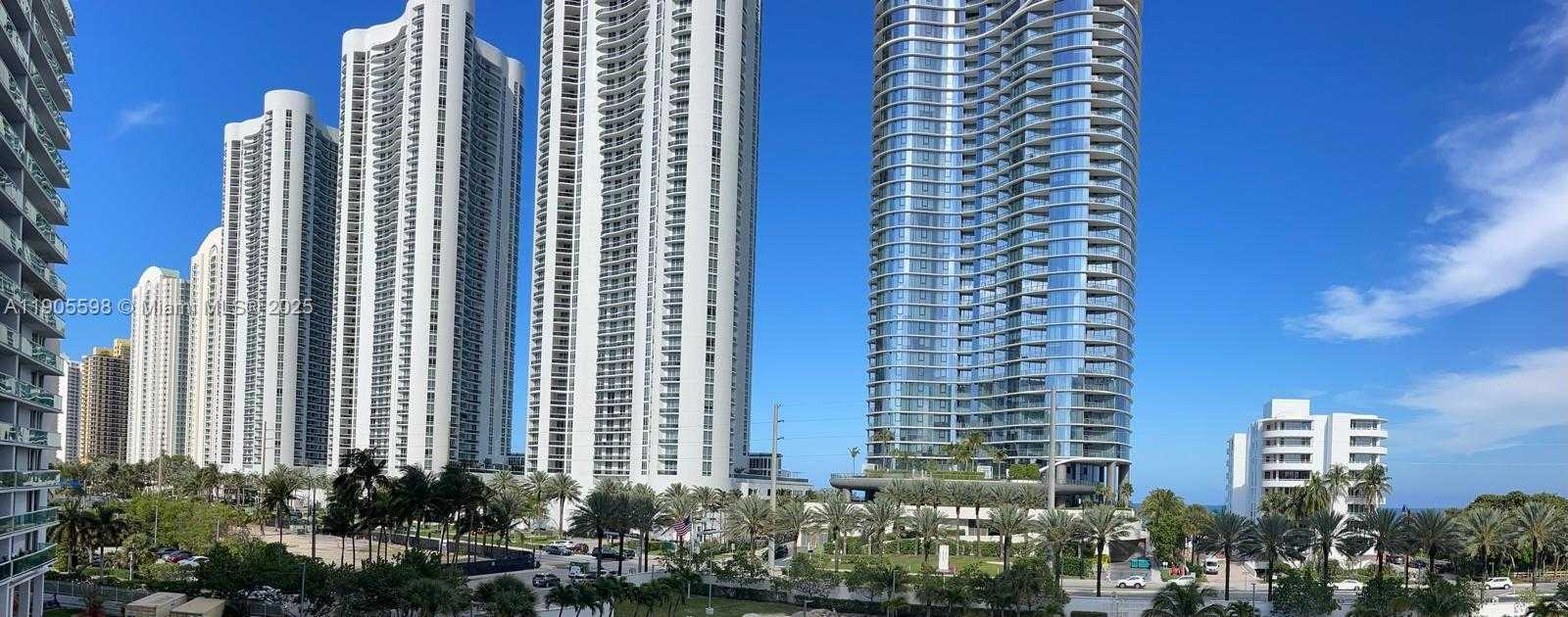 Small Image of 100 BAYVIEW DR #412, Sunny Isles Beach Number 3