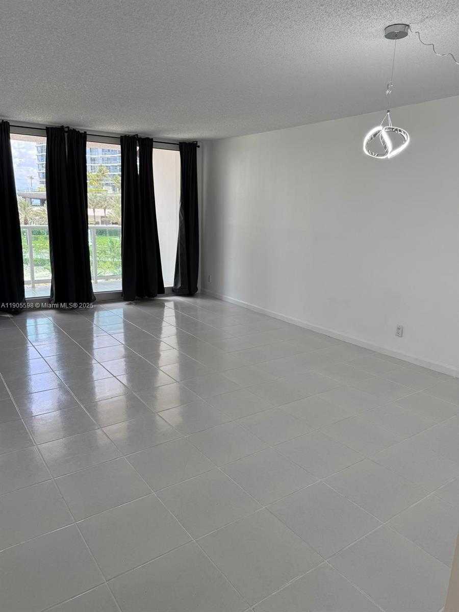 Small Image of 100 BAYVIEW DR #412, Sunny Isles Beach Number 6
