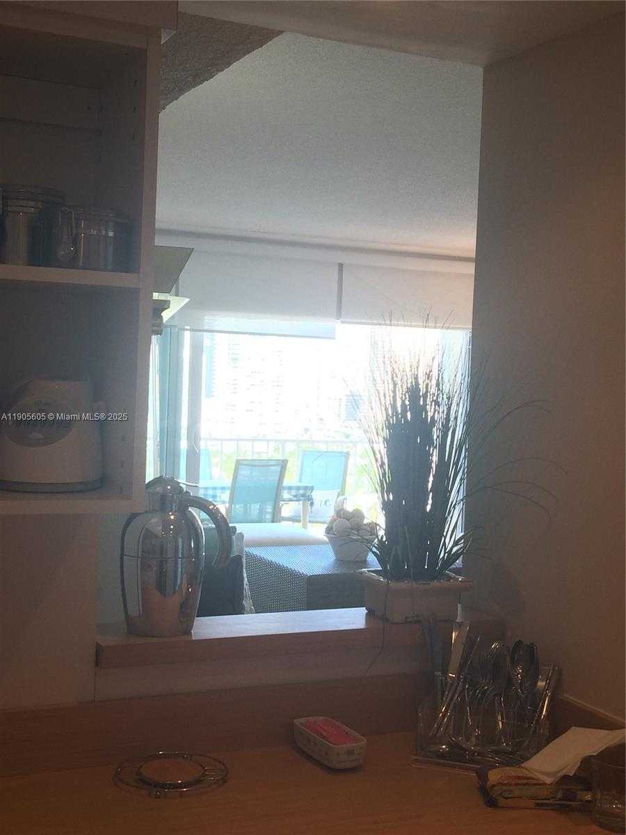 Small Image of 500 BAYVIEW DR #2031, Sunny Isles Beach Number 21