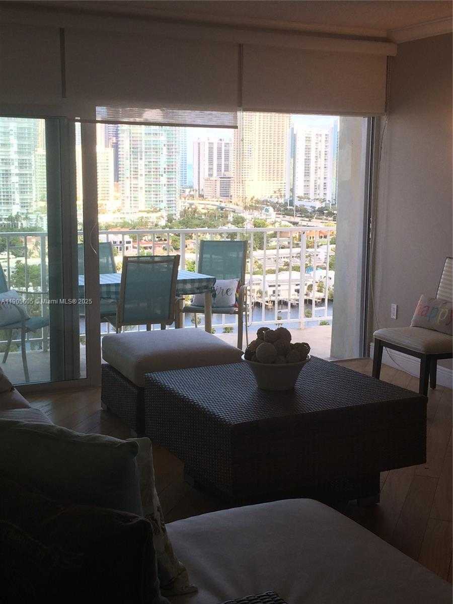 Small Image of 500 BAYVIEW DR #2031, Sunny Isles Beach Number 23