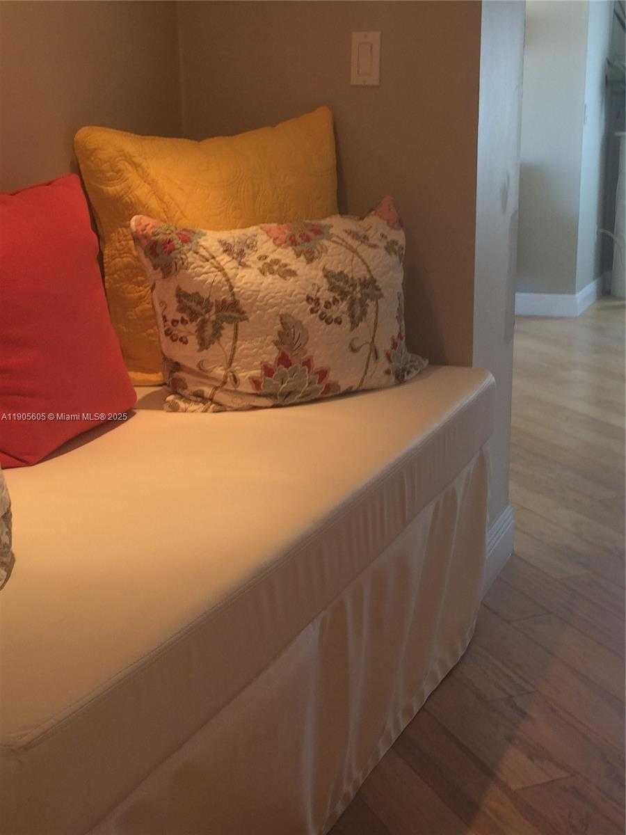 Small Image of 500 BAYVIEW DR #2031, Sunny Isles Beach Number 29