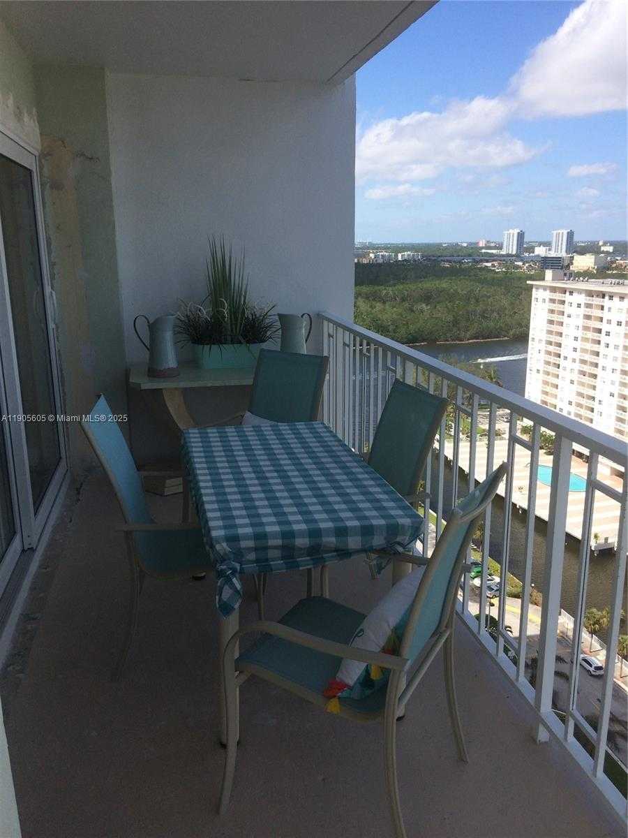 Small Image of 500 BAYVIEW DR #2031, Sunny Isles Beach Number 35