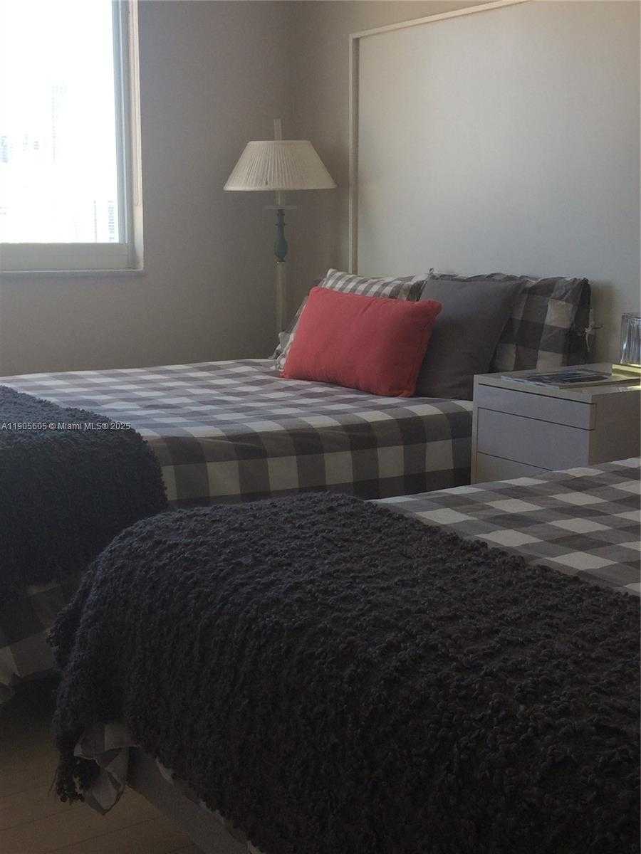 Small Image of 500 BAYVIEW DR #2031, Sunny Isles Beach Number 5