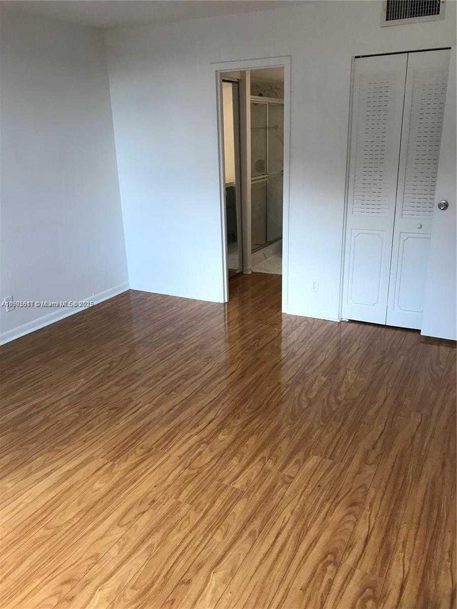 Small Image of 250 JACARANDA DR #402, Plantation Number 10