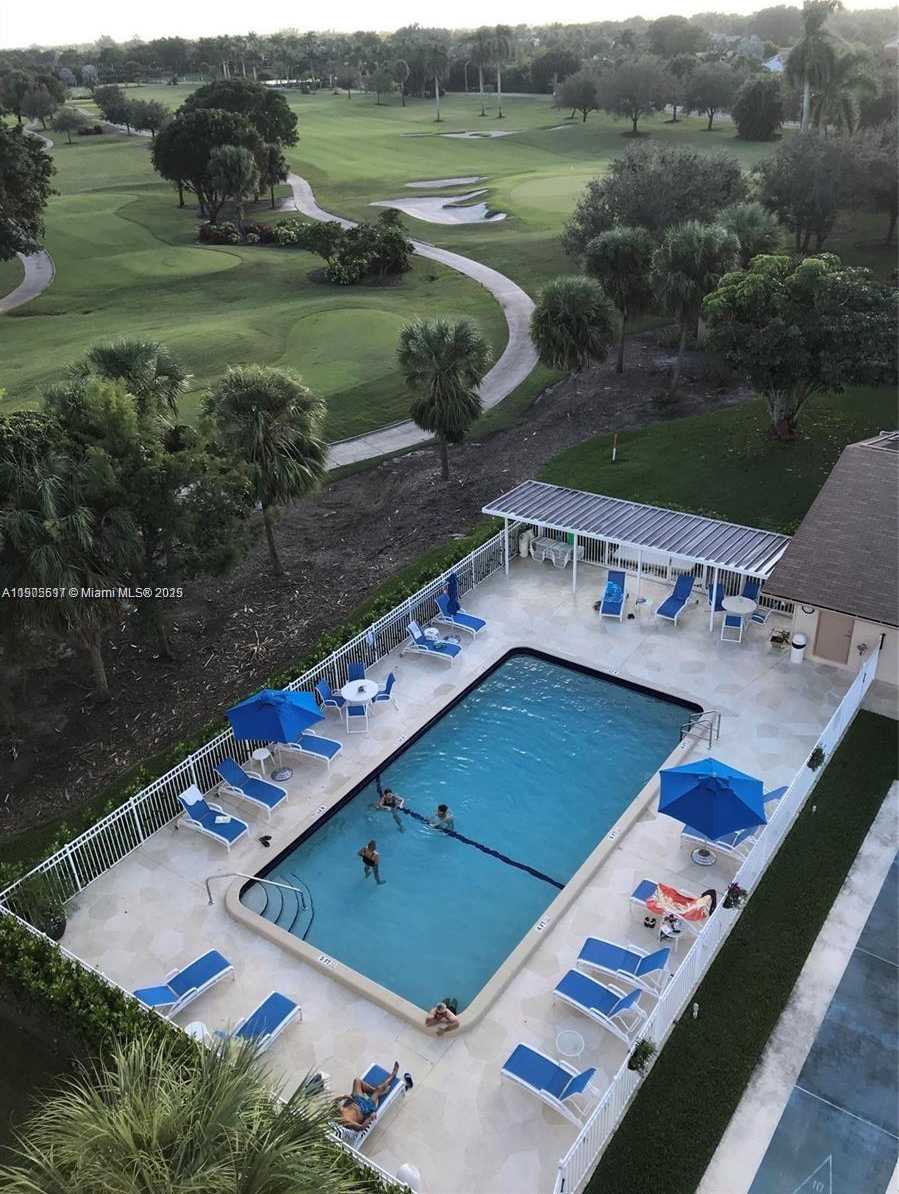 Small Image of 250 JACARANDA DR #402, Plantation Number 18