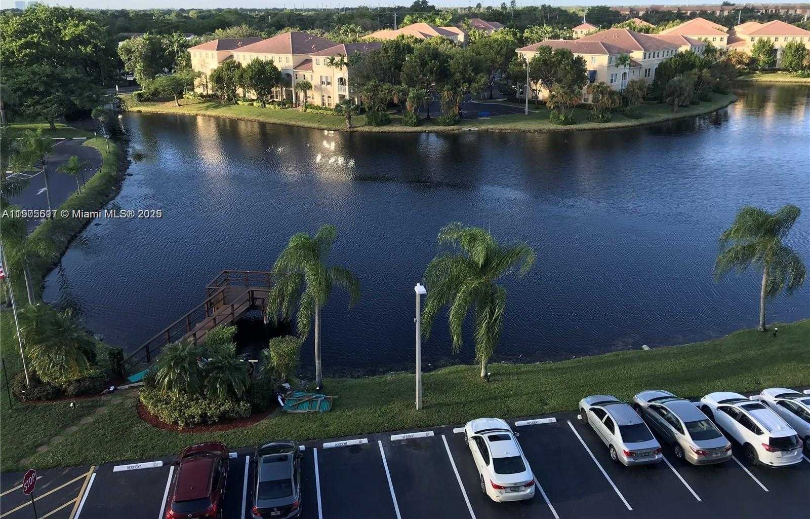 Small Image of 250 JACARANDA DR #402, Plantation Number 2