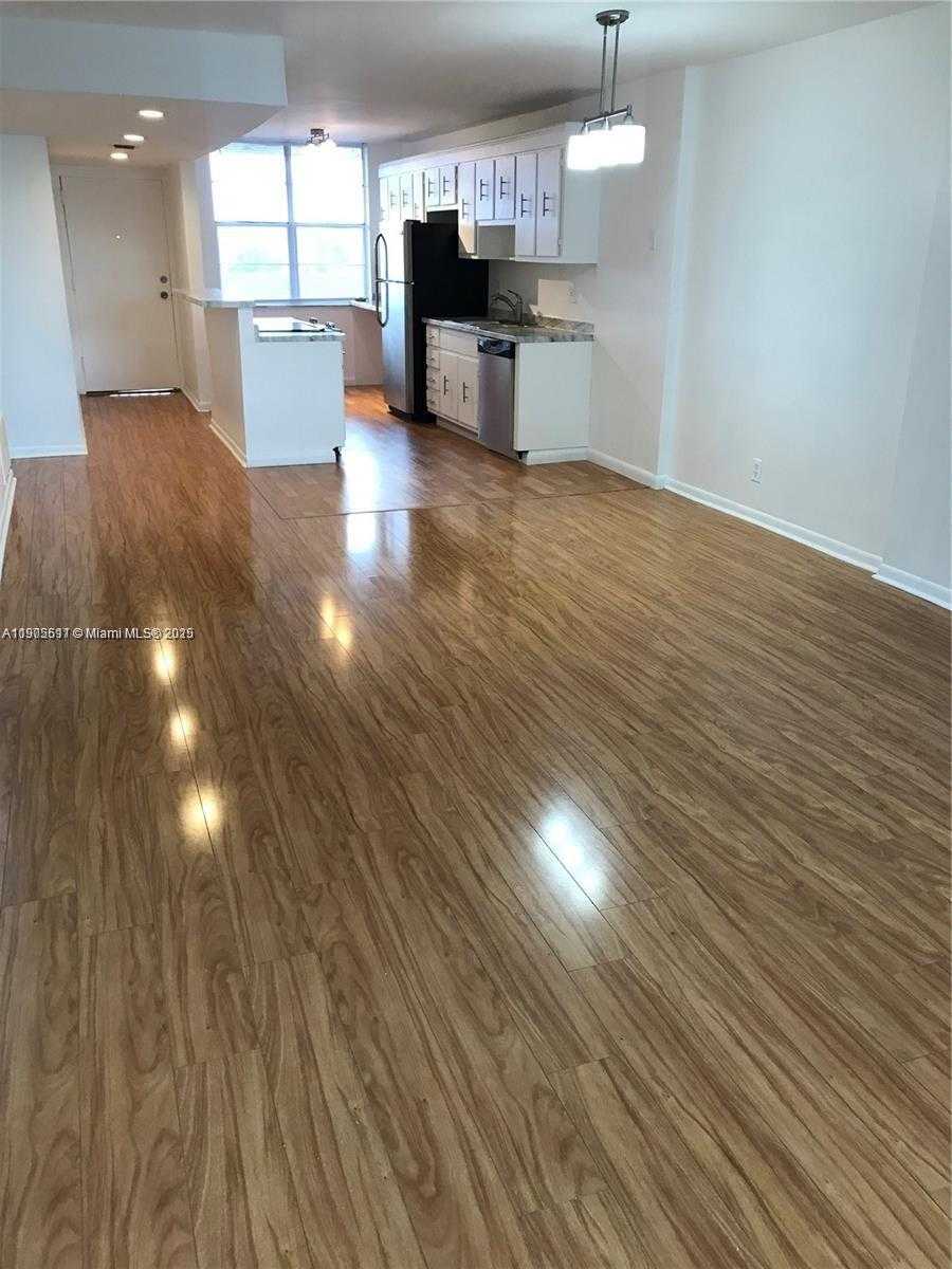 Small Image of 250 JACARANDA DR #402, Plantation Number 6