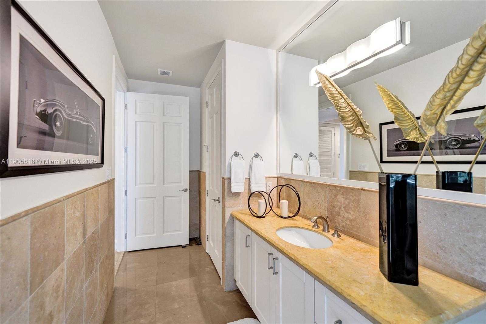 Small Image of 516 HENDRICKS ISLE #2C, Fort Lauderdale Number 50