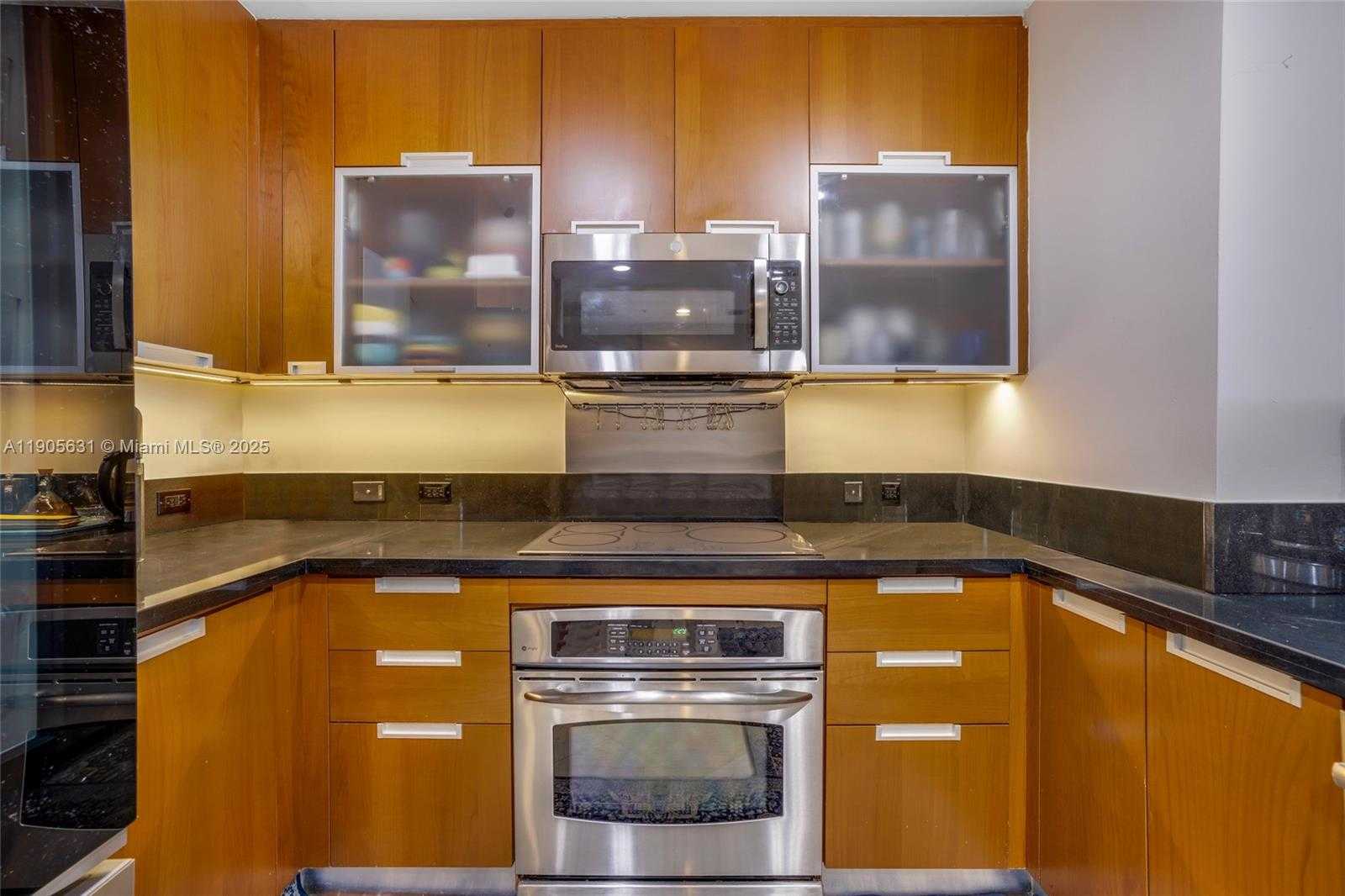 Small Image of 7901 HISPANOLA AVE #608, North Bay Village Number 19