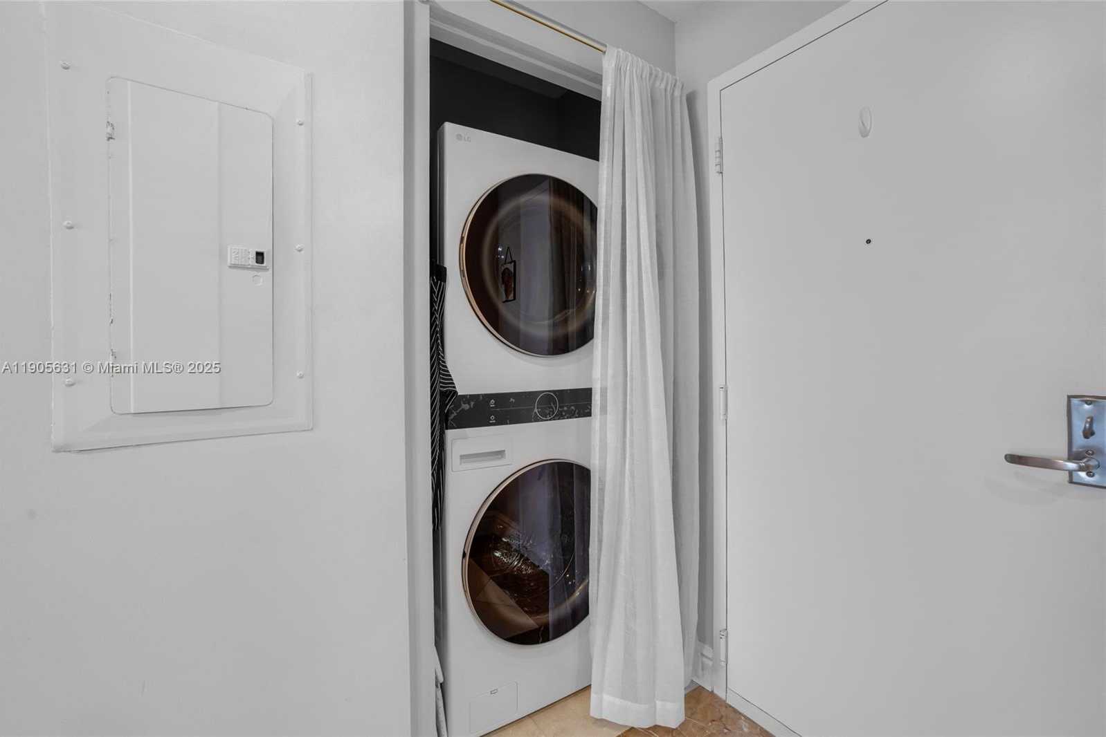 Small Image of 7901 HISPANOLA AVE #608, North Bay Village Number 22