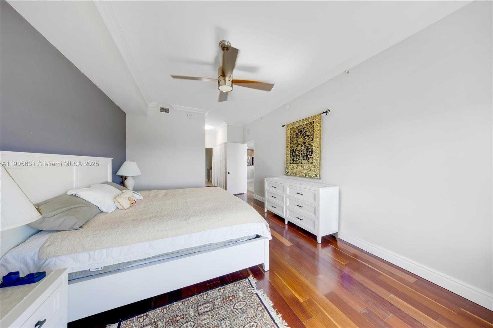 Small Image of 7901 HISPANOLA AVE #608, North Bay Village Number 25