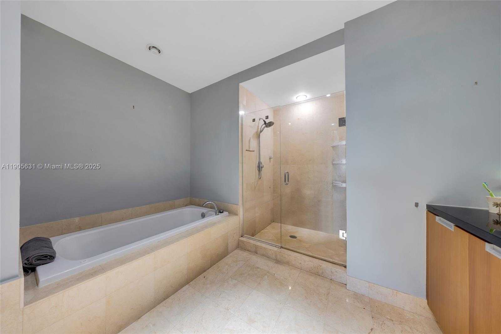 Small Image of 7901 HISPANOLA AVE #608, North Bay Village Number 29