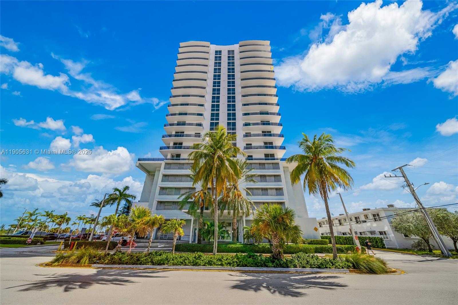 Small Image of 7901 HISPANOLA AVE #608, North Bay Village Number 40