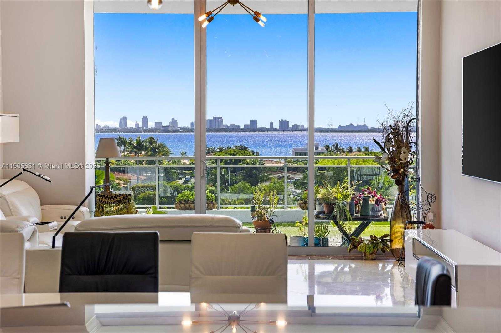 Small Image of 7901 HISPANOLA AVE #608, North Bay Village Number 6