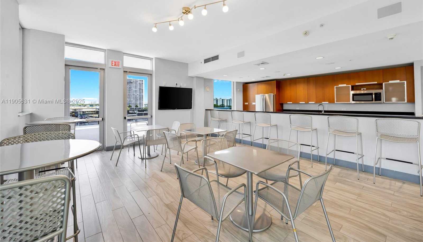 Small Image of 7901 HISPANOLA AVE #608, North Bay Village Number 62