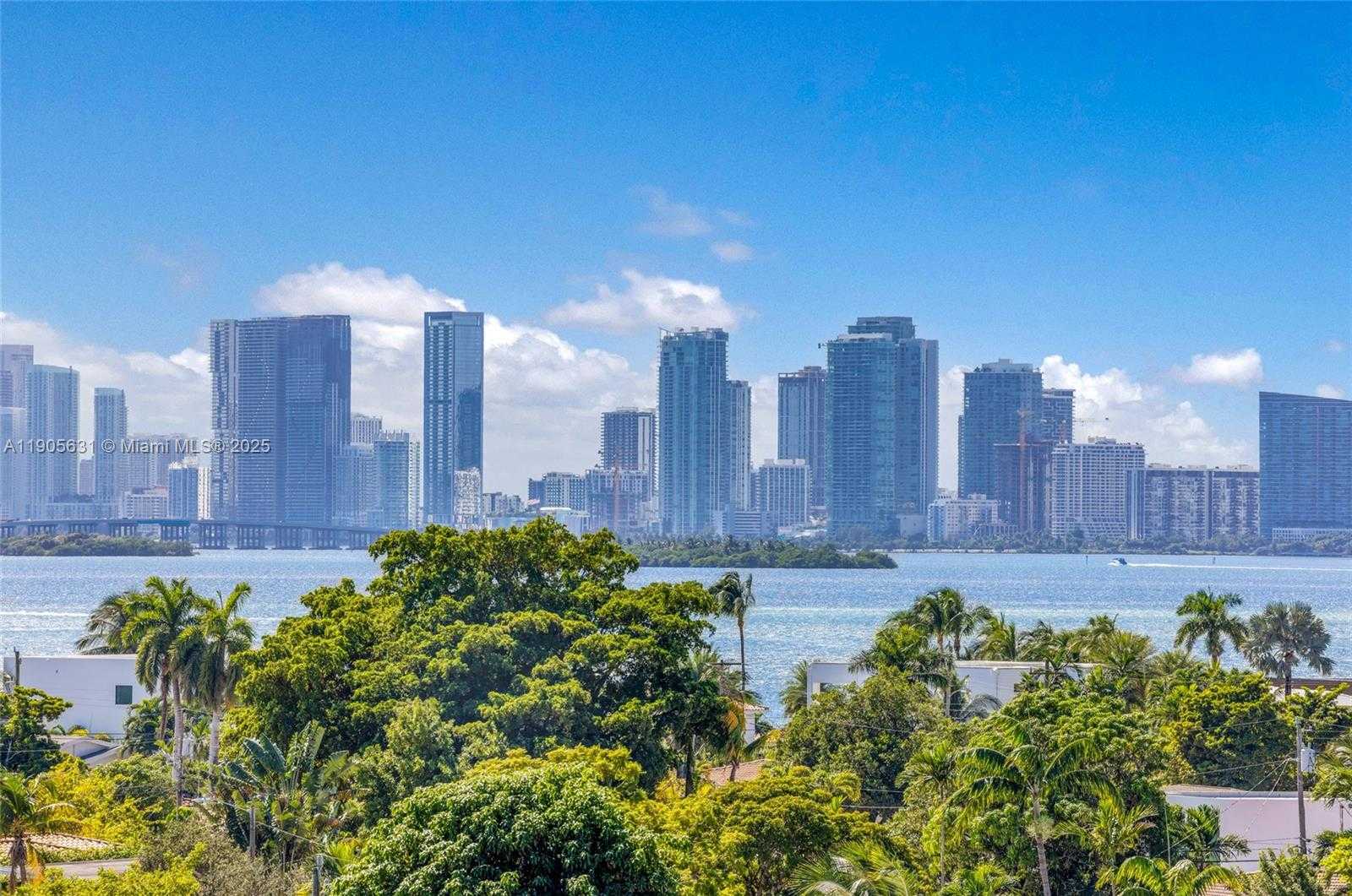 Small Image of 7901 HISPANOLA AVE #608, North Bay Village Number 69