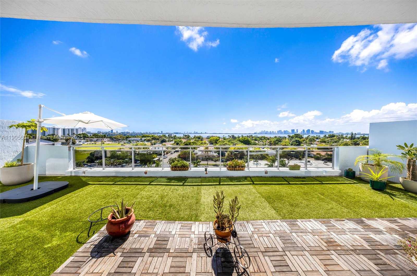 Small Image of 7901 HISPANOLA AVE #608, North Bay Village Number 9