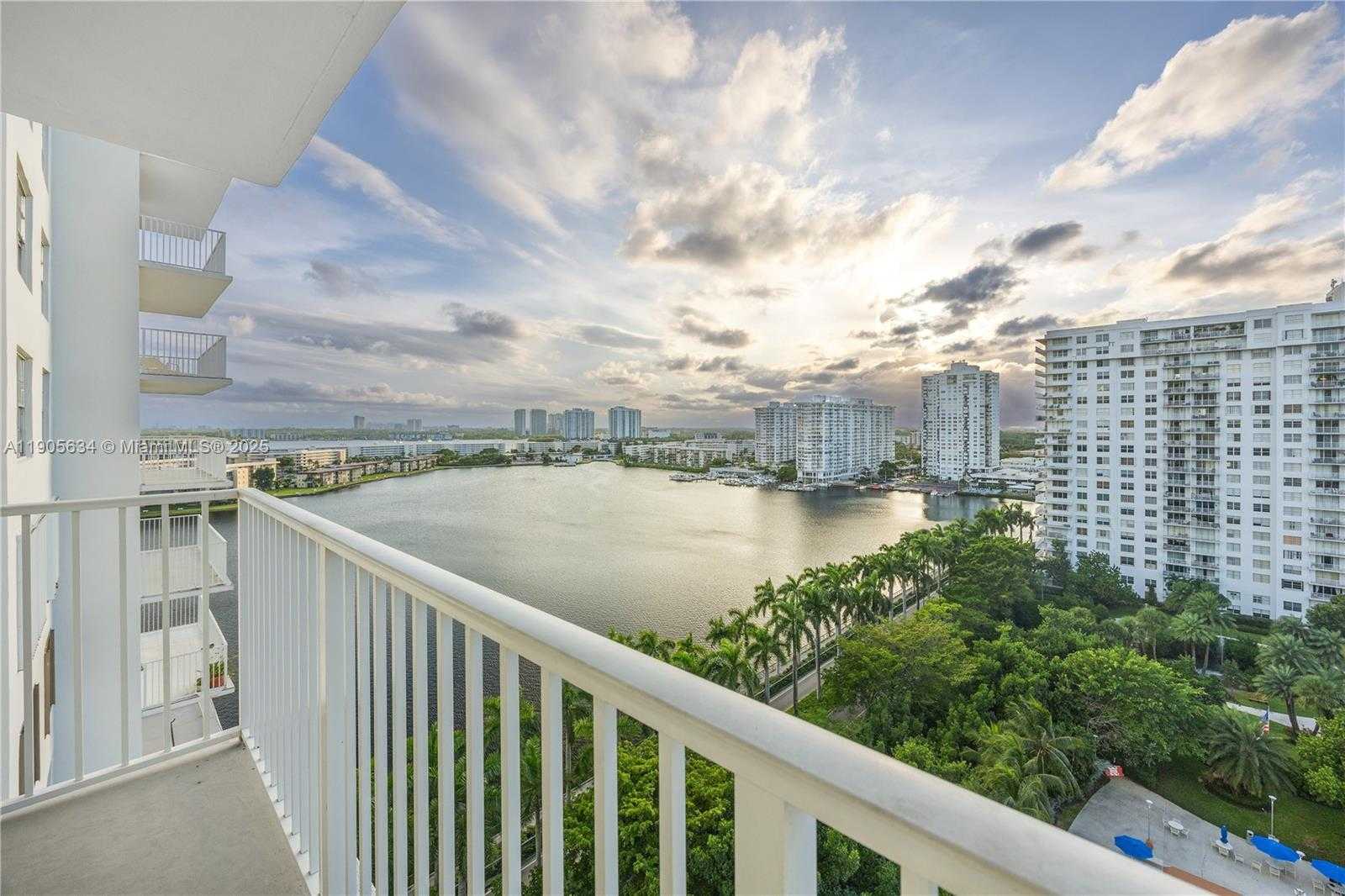 Small Image of 2851 NORTH EAST 183RD ST #1514E, Aventura Number 2