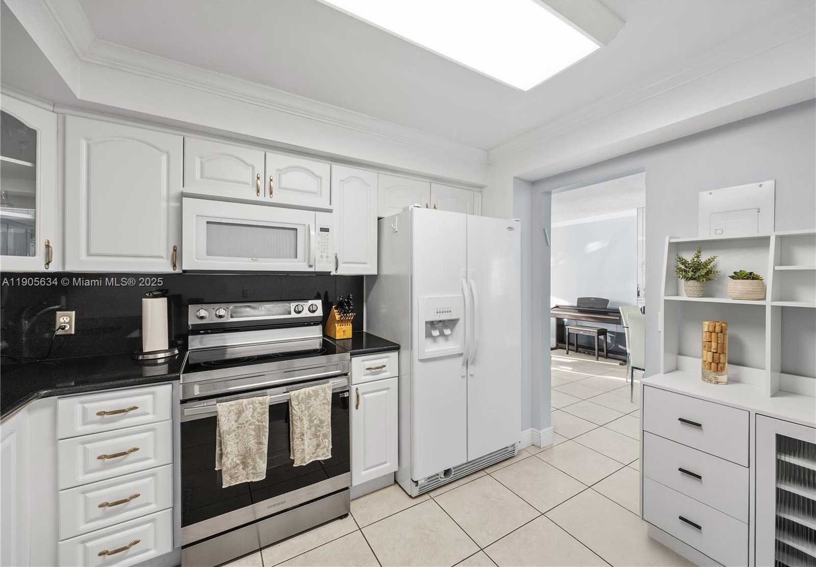 Small Image of 2851 NORTH EAST 183RD ST #1514E, Aventura Number 20