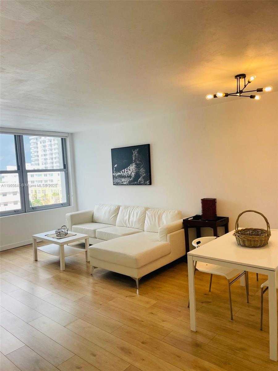 Small Image of 2899 COLLINS AVE #648, Miami Beach Number 10
