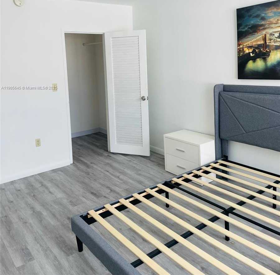 Small Image of 2899 COLLINS AVE #648, Miami Beach Number 14